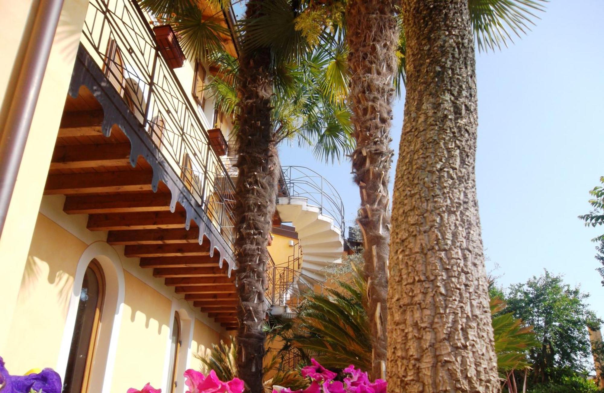 Albergo Le Piante مانربا ديل جاردا المظهر الخارجي الصورة