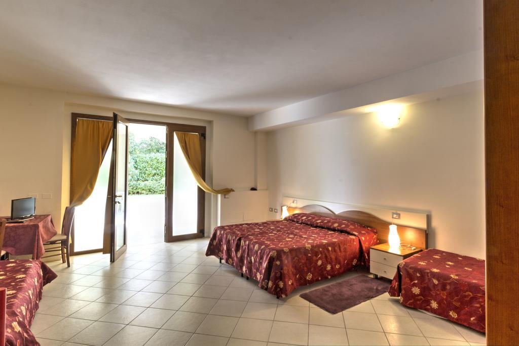 Albergo Le Piante مانربا ديل جاردا المظهر الخارجي الصورة